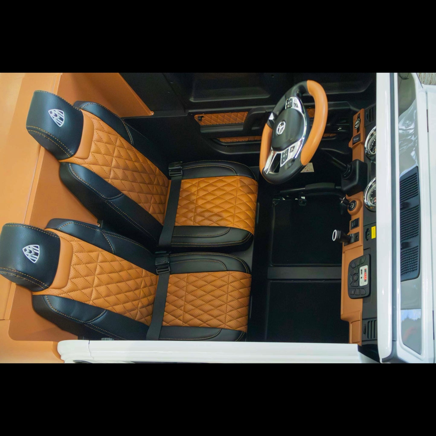 Giant Mercedes Maybach G 650 (2025 Edition)