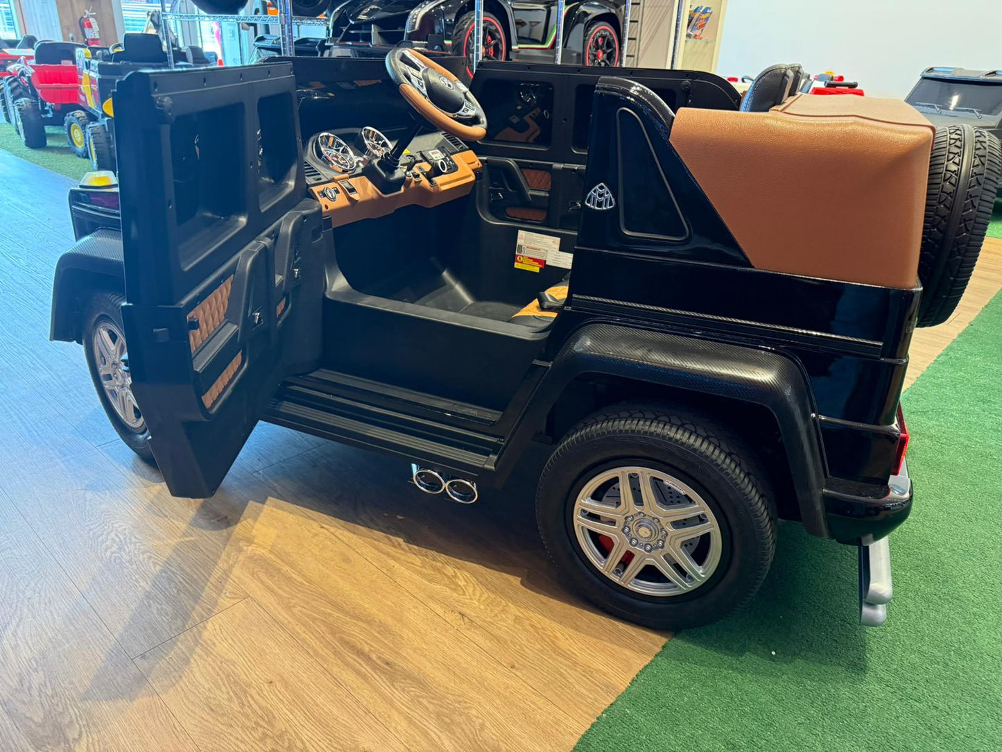 Giant Mercedes Maybach G 650