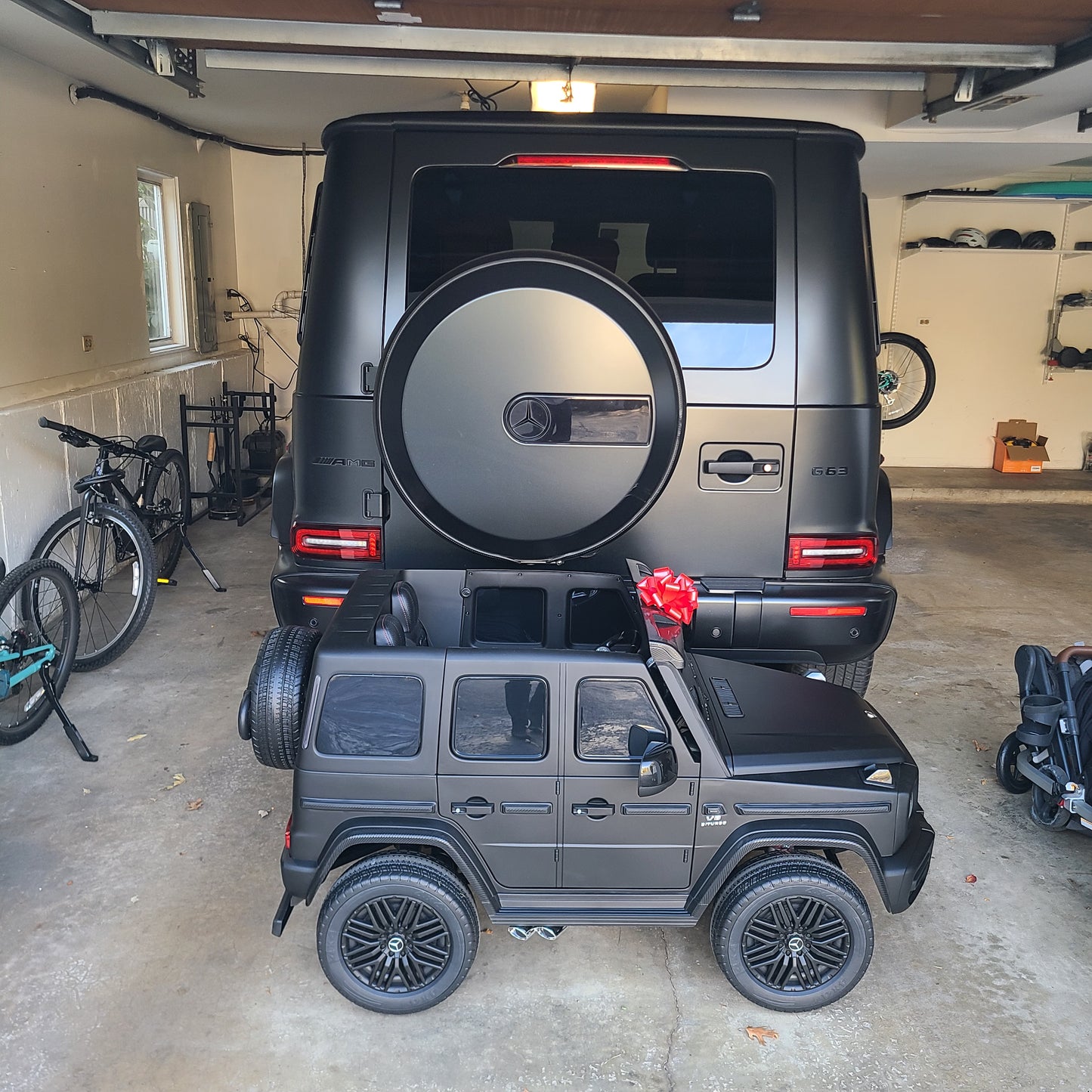 Matte-black-amg-kids-car