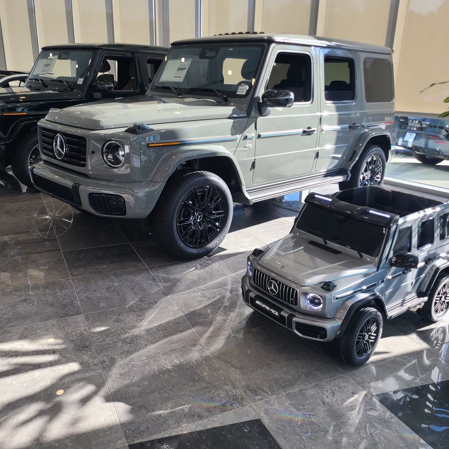 Kids-grey-amg-gwagon