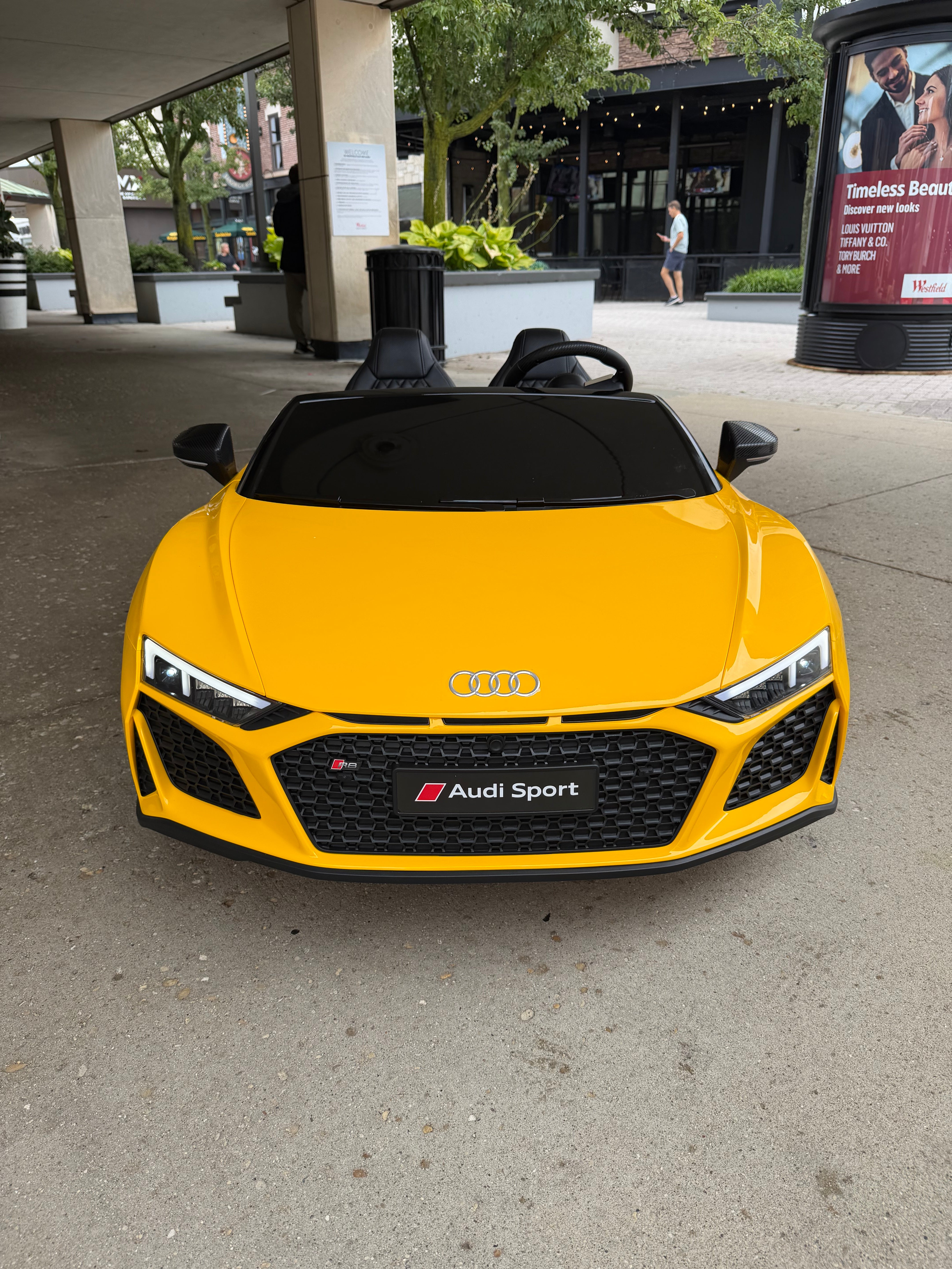 HUGE Audi R8 Electric Kids Ride-on Car – Kids Car Dealers