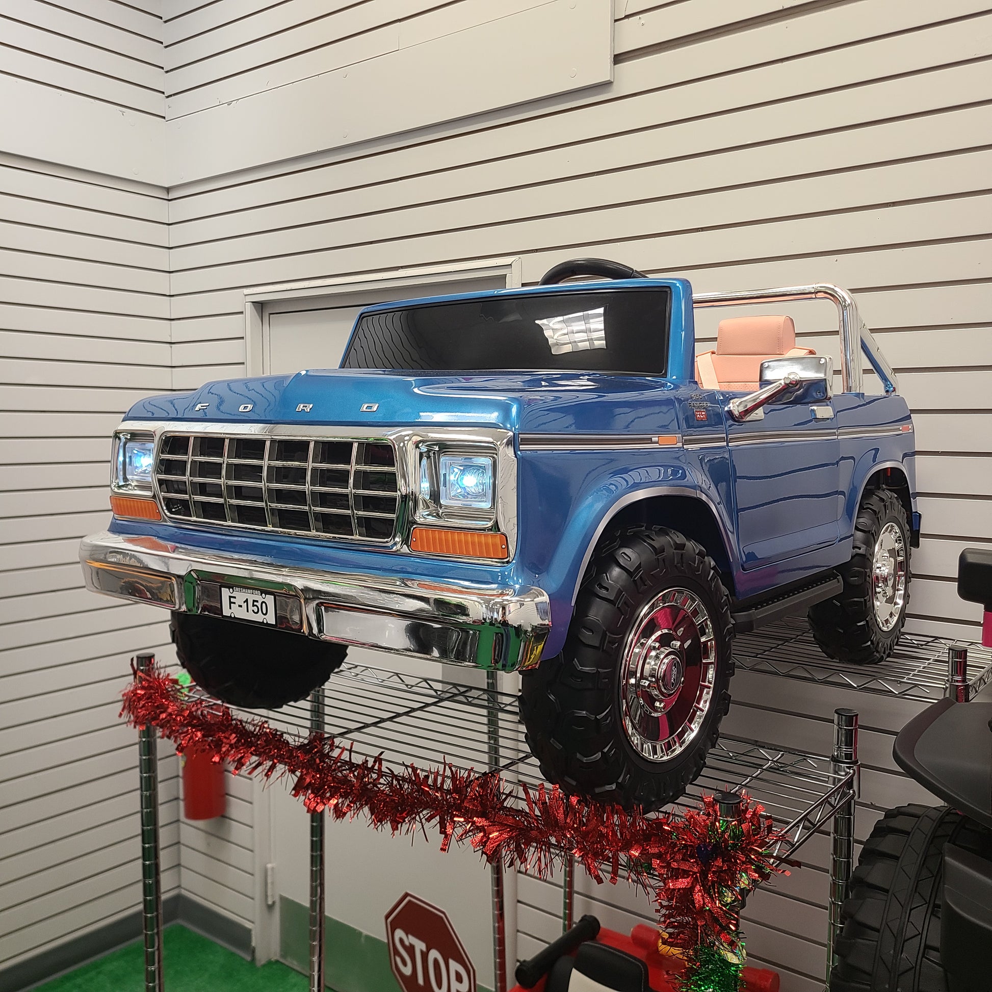 Retro-blue-ford-f-150-kids-car
