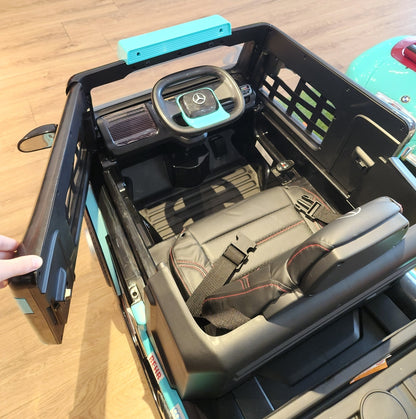 Camión grúa Mercedes con plataforma plana y asiento para conductor, 24 V