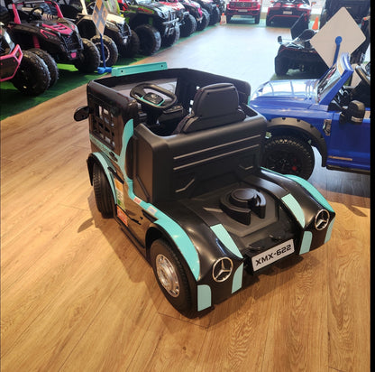 Camión grúa Mercedes con plataforma plana y asiento para conductor, 24 V