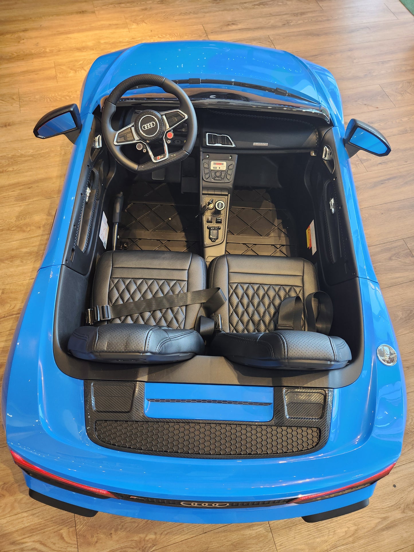 ENORME coche eléctrico para niños Audi R8 