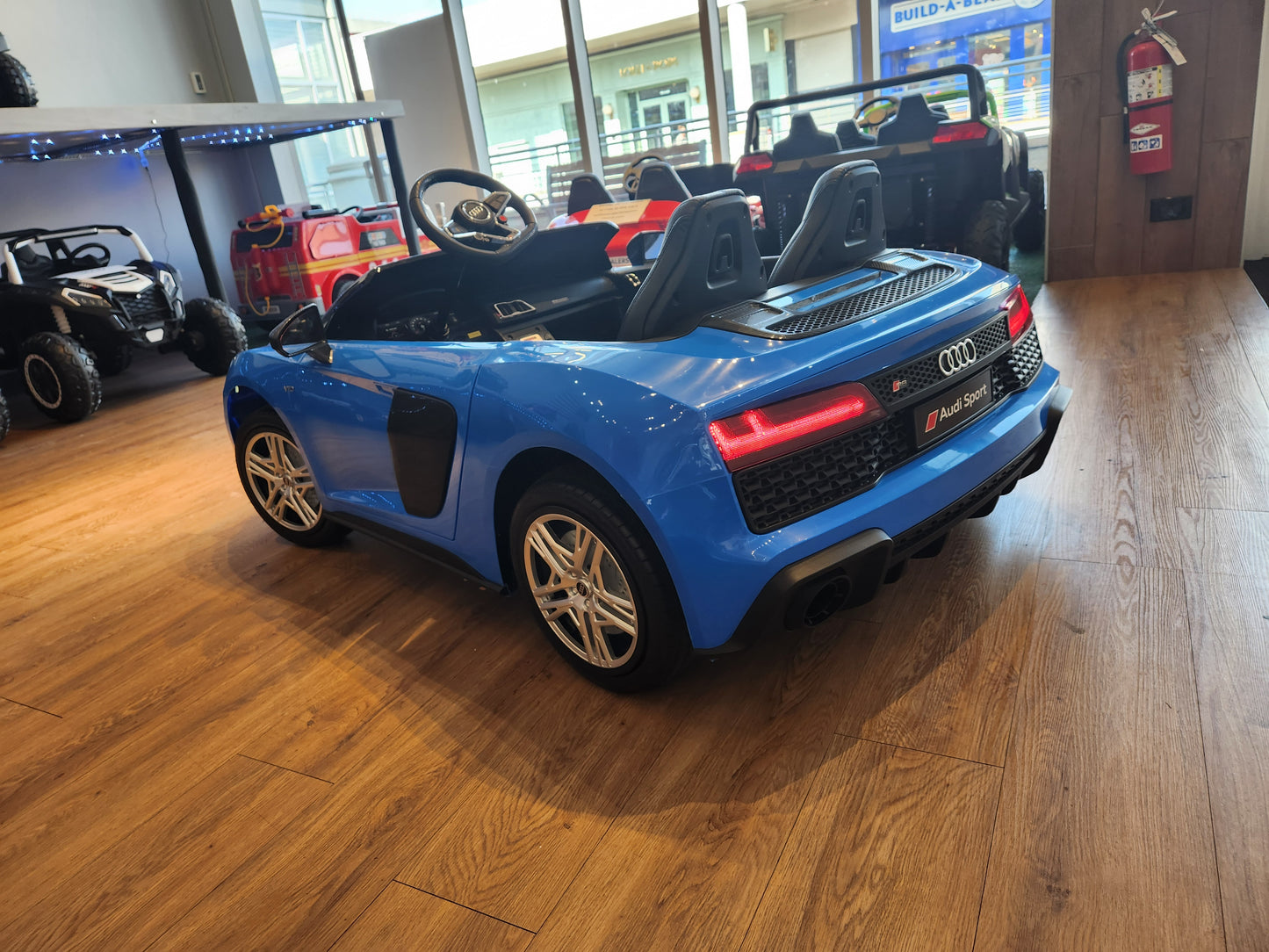 ENORME coche eléctrico para niños Audi R8 
